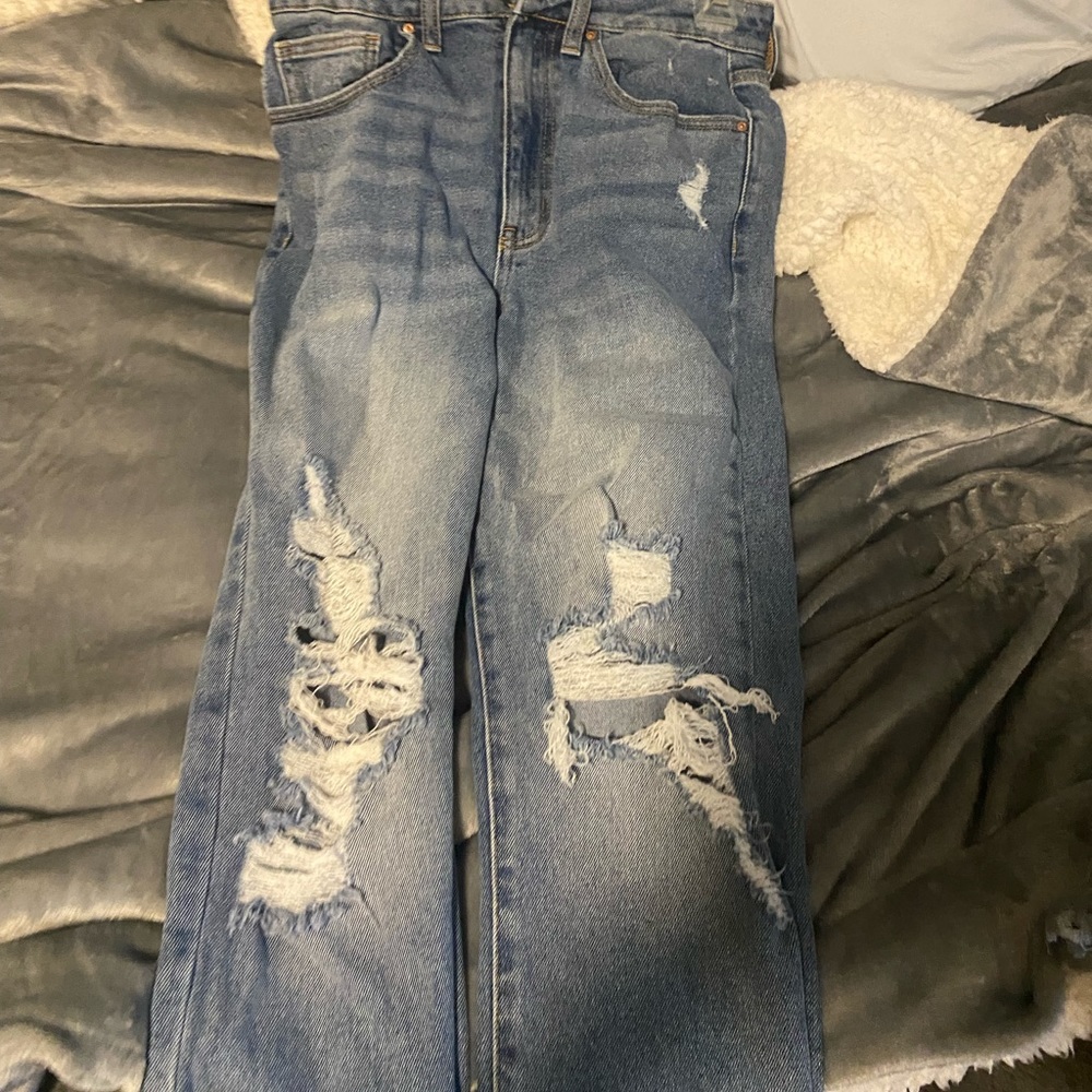 mom jeans, baggy, ripped jeans